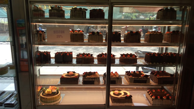 Plasindo Cake & Bakery