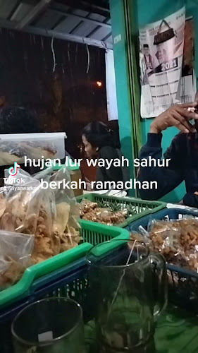 Opinii despre Warkop Gunung City în Kota Depok - Gastronomi dan perhotelan