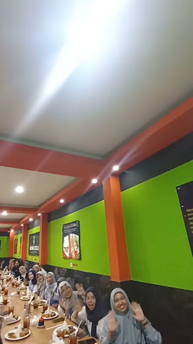 AYAM BAKAR WONG SOLO RUNGKUT MADYA - Surabaya