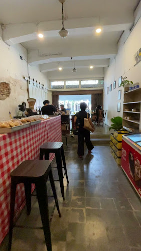 Comentarii opinii despre Djoen Bakery, Coffee & Resto sedjak 1935