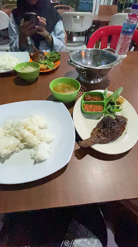 Opinii despre Wr. Ayam Kremes Endang Joko cabang MT Haryono în Kota Balikpapan - Gastronomi dan perhotelan