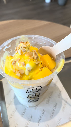 Opinii despre Joyi Bakes Cafe - Tiramisu Bingsoo Tea Dessert în Kota Batam - Gastronomi dan perhotelan