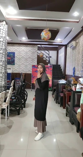 Opinii despre Discovery Cafe & Resto în Kota Pariaman - Gastronomi dan perhotelan