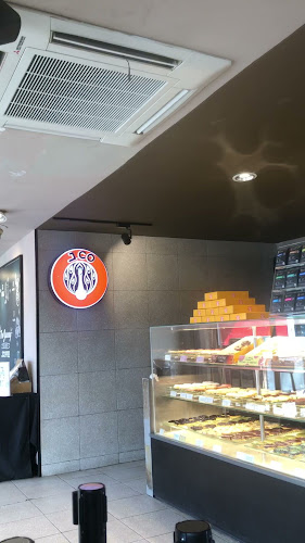 Opinii despre JCO COFFEE & DONUTS GATOT SUBROTO în Kota Denpasar - Gastronomi dan perhotelan