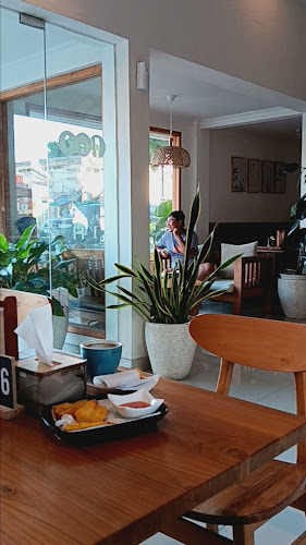 Ratih Coffee & Eatery - Kota Mataram