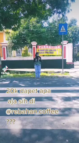 Opinii despre Rebahan coffee X Roti Bakar Premium Boy & Girl în Kota Blitar - Gastronomi dan perhotelan