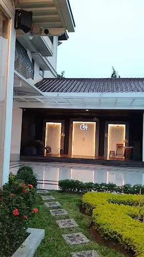 Opinii despre Over Horizon Resto în Kota Semarang - Gastronomi dan perhotelan