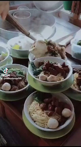 Comentarii opinii despre Dicky bakso 2 daging lembu asli