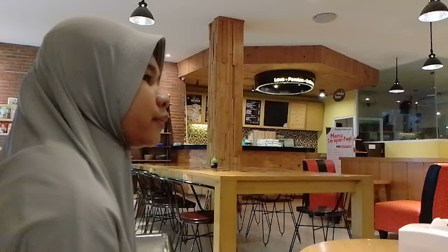 Opinii despre Kingdom Foodcourt & Coffee Toffee în Kota Gorontalo - Gastronomi dan perhotelan