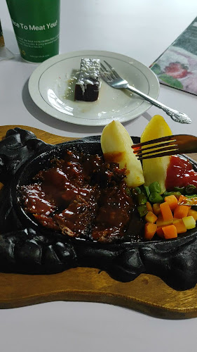 Opinii despre GOSTEAKSUTOMO PADANG în Kota Padang - Gastronomi dan perhotelan
