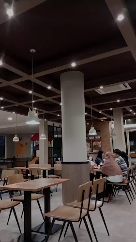 Opinii despre Burger King Hasanuddin în Kota Makassar - Gastronomi dan perhotelan