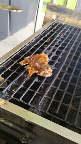 Iga bakar babi mahanadi - Gastronomi dan perhotelan