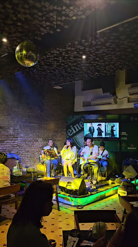 Opinii despre LB Bar & Resto ( La Baraga ) în Kota Bandung - Gastronomi dan perhotelan