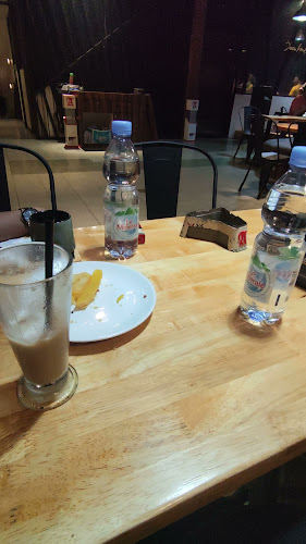 bundaran, Cafe area, l Jl. Jend. Sudirman, Simpang Tiga, Kec. Bukit Raya, Kota Pekanbaru, Riau 28288