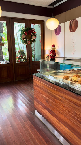 Le Cafe Gourmand - Gastronomi dan perhotelan