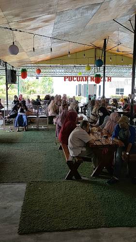 TAMAN PUCUAK MERAH - Gastronomi dan perhotelan