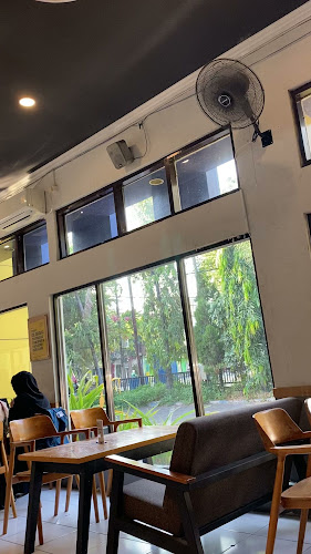 Coffee Toffee Airlangga Corner - Surabaya