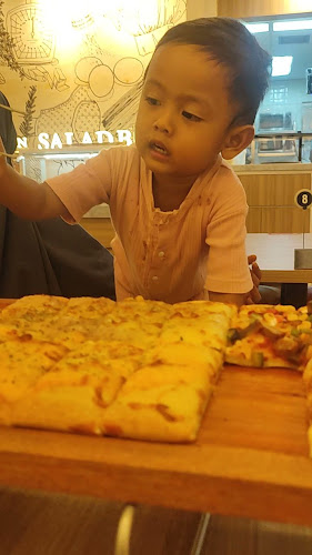 Pizza Hut Restoran - Gastronomi dan perhotelan