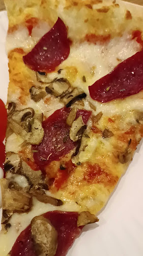 Opinii despre Liberty Slice Pizza în Kota Balikpapan - Gastronomi dan perhotelan