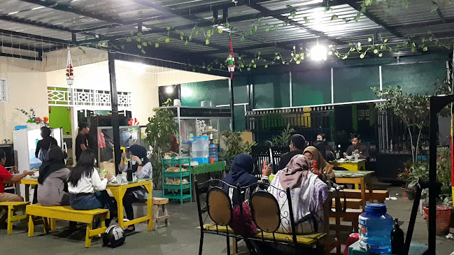 Opinii despre Warung Bakso Pa'de în Kota Palopo - Gastronomi dan perhotelan