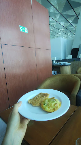 Opinii despre Saphire Lounge în Kota Tangerang - Gastronomi dan perhotelan