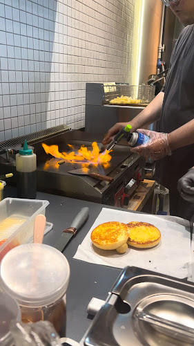 Opinii despre Epicure 2.0 - Gourmet Burgers & Meals în Kota Bandung - Gastronomi dan perhotelan