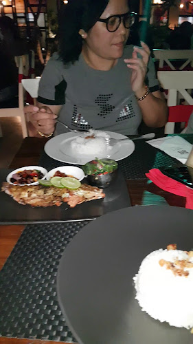 Opinii despre Beer and Barrel Kitchen n' Lounge în Kota Kupang - Gastronomi dan perhotelan