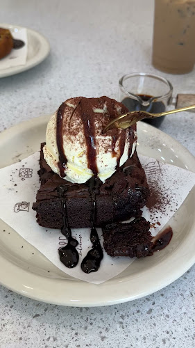 Iris Bakehouse - Gastronomi dan perhotelan