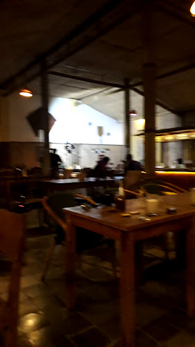 CRCF+7XM, Baluwarti, Kec. Ps. Kliwon, Kota Surakarta, Jawa Tengah 57144