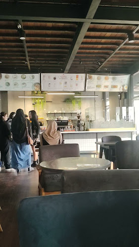 Comentarii opinii despre Arah Awan Coffee & Bar