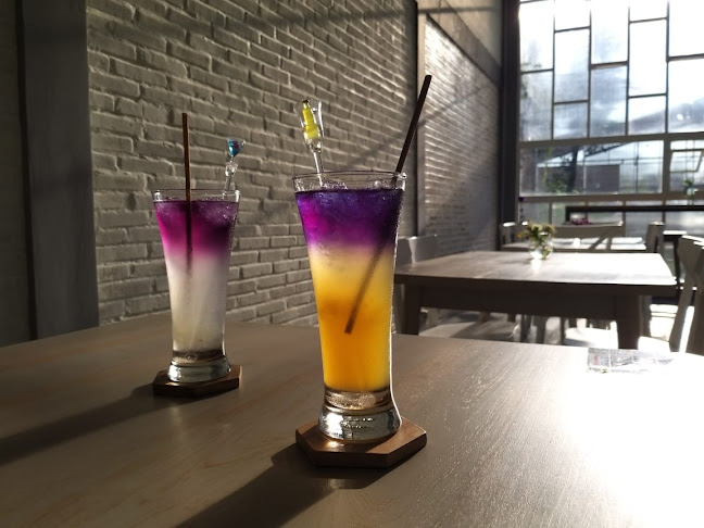 Tanasurga restaurant, cafe, garden and less waste organic store - Gastronomi dan perhotelan