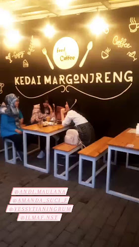 Opinii despre Kedai Margonjreng Food & Coffee în Kota Depok - Gastronomi dan perhotelan