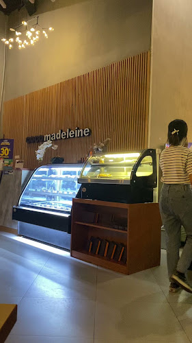 Opinii despre Cafe Coco Madeleine în Kota Semarang - Gastronomi dan perhotelan