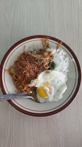 Warung Pecel Bu Sumo Stadion Diponegoro - Gastronomi dan perhotelan