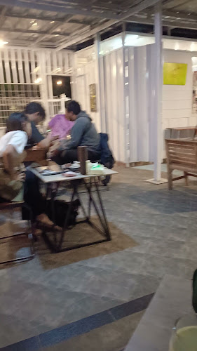 Comentarii opinii despre Stuck Coffee & Drinks