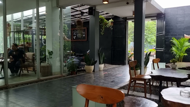 Opinii despre Serona Coffee Bintaro în Kota Tangerang Selatan - Gastronomi dan perhotelan