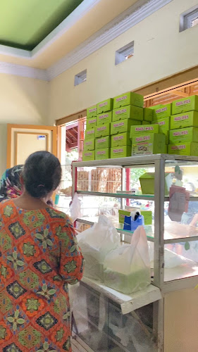 Jl. Hang Tuah Gg. Tongkol 1 No.18, Tegalsari, Kec. Tegal Bar., Kota Tegal, Jawa Tengah 52111