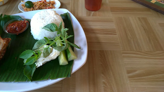 Opinii despre Ulam Singkil în Kota Pontianak - Gastronomi dan perhotelan