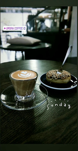 Opinii despre Umbra Coffee & Roastery în Kota Makassar - Gastronomi dan perhotelan