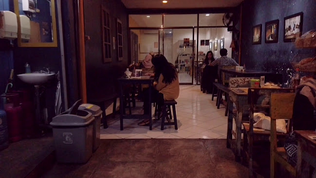 Opinii despre Warung Kopi Imah Babaturan 1 în Kota Bandung - Gastronomi dan perhotelan