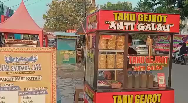 Tahu gejrot anti galau