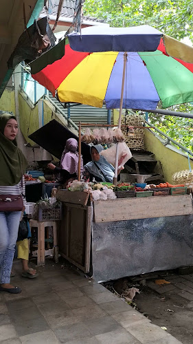 C4C6+VG3, Jl. R.A. Kartini, Monjok Tim., Kec. Selaparang, Kota Mataram, Nusa Tenggara Bar. 83238