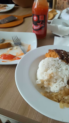 Pizza Hut Restoran - Gastronomi dan perhotelan