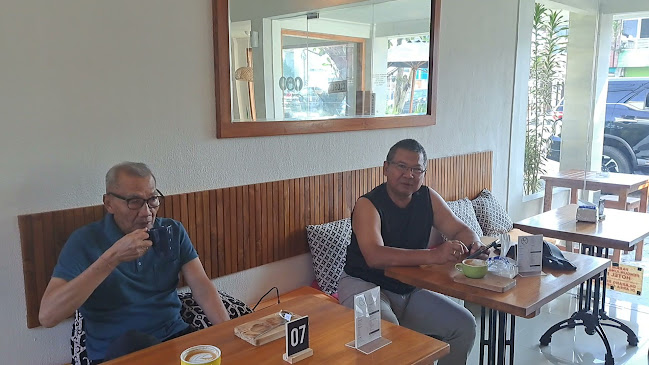 Ratih Coffee & Eatery - Gastronomi dan perhotelan