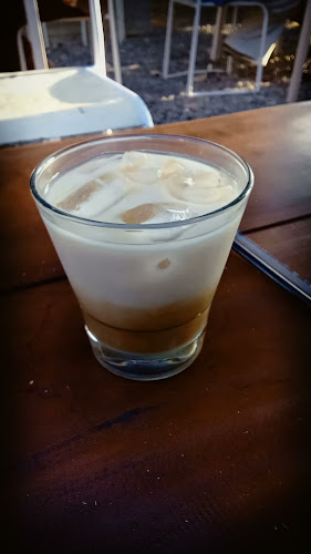 Opinii despre OURS CAFE & TEA HOUSE în Kota Yogyakarta - Gastronomi dan perhotelan