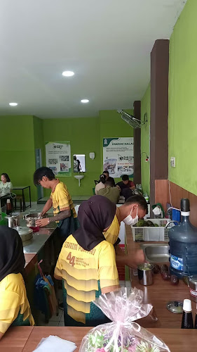 Eskrim Pokat AU - Gastronomi dan perhotelan