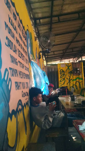 Tongkrongan Pakde Bakat - Gastronomi dan perhotelan