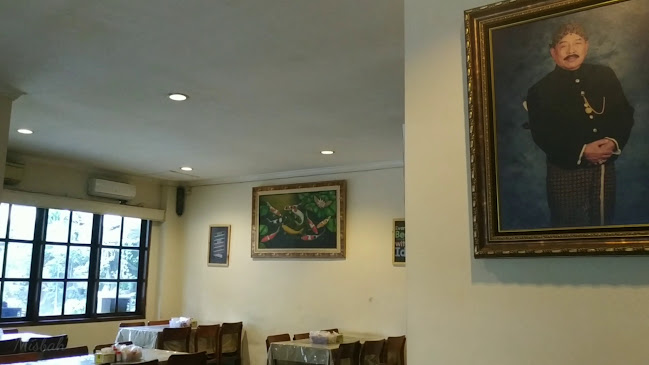 Ayam Goreng Ny. Suharti - Gastronomi dan perhotelan