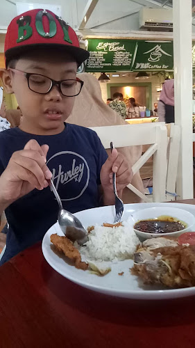 Opinii despre D’raz Coffeehouse & Restaurant în Kota Padang Sidempuan - Gastronomi dan perhotelan