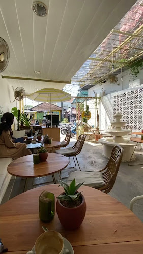 Opinii despre The Island Grocer Cafe în Kota Denpasar - Gastronomi dan perhotelan